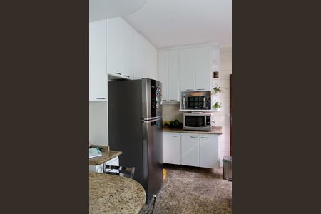 Casa à venda com 263m², 4 quartos e 3 vagasCozinha 