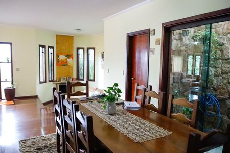 Casa à venda com 263m², 4 quartos e 3 vagasSala