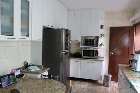 Casa à venda com 263m², 4 quartos e 3 vagasCozinha 