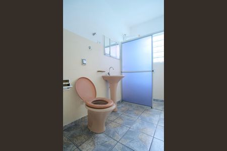 Casa à venda com 138m², 3 quartos e 2 vagasBanheiro 1