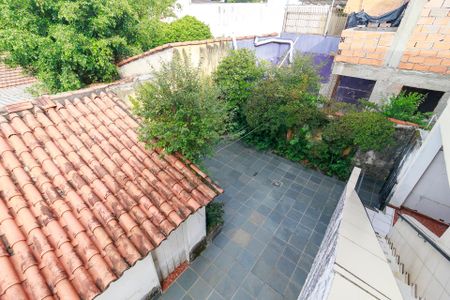 Casa à venda com 100m², 3 quartos e 4 vagas Casa à venda com 100m², 3 quartos e 4 vagasQuintal