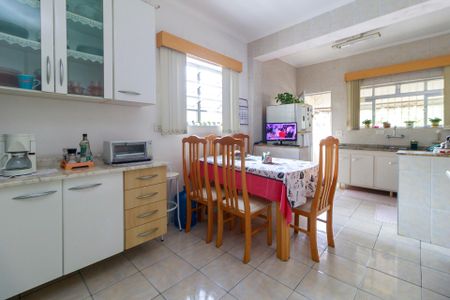 Casa à venda com 100m², 3 quartos e 4 vagas Casa à venda com 100m², 3 quartos e 4 vagasCozinha