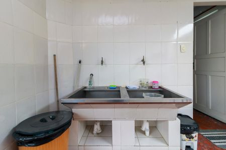 Casa à venda com 100m², 3 quartos e 4 vagas Casa à venda com 100m², 3 quartos e 4 vagasÁrea de Serviço