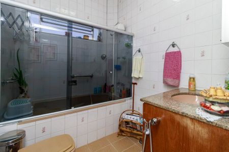 Casa à venda com 100m², 3 quartos e 4 vagas Casa à venda com 100m², 3 quartos e 4 vagasBanheiro