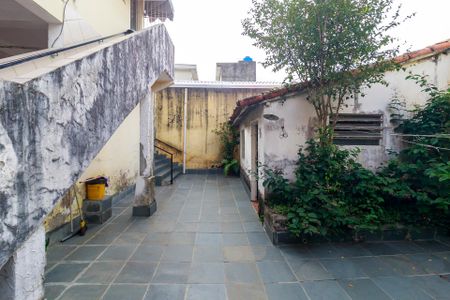 Casa à venda com 100m², 3 quartos e 4 vagas Casa à venda com 100m², 3 quartos e 4 vagasQuintal