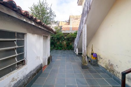 Casa à venda com 100m², 3 quartos e 4 vagas Casa à venda com 100m², 3 quartos e 4 vagasQuintal