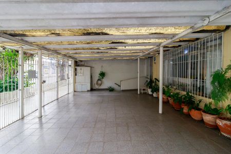 Casa à venda com 100m², 3 quartos e 4 vagas Casa à venda com 100m², 3 quartos e 4 vagasGaragem