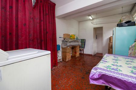 Casa à venda com 100m², 3 quartos e 4 vagas Casa à venda com 100m², 3 quartos e 4 vagasÁrea de Serviço - Quarto