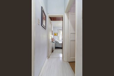 Casa à venda com 100m², 3 quartos e 4 vagas Casa à venda com 100m², 3 quartos e 4 vagasCorredor