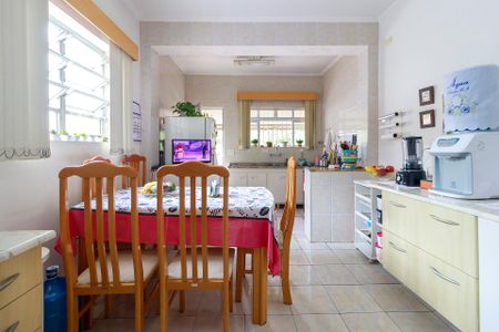 Casa à venda com 100m², 3 quartos e 4 vagas Casa à venda com 100m², 3 quartos e 4 vagasCozinha