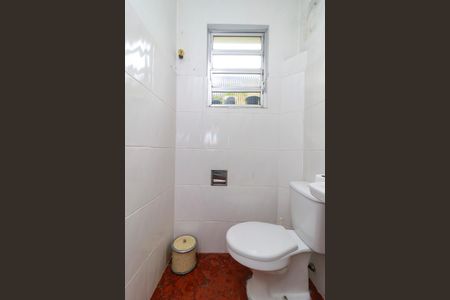 Casa à venda com 100m², 3 quartos e 4 vagas Casa à venda com 100m², 3 quartos e 4 vagasÁrea de Serviço - Banheiro