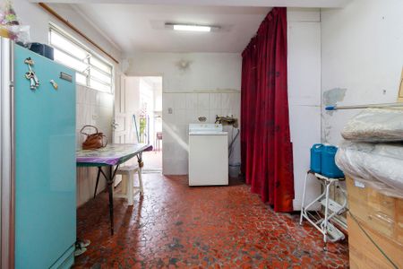 Casa à venda com 100m², 3 quartos e 4 vagas Casa à venda com 100m², 3 quartos e 4 vagasÁrea de Serviço - Quarto