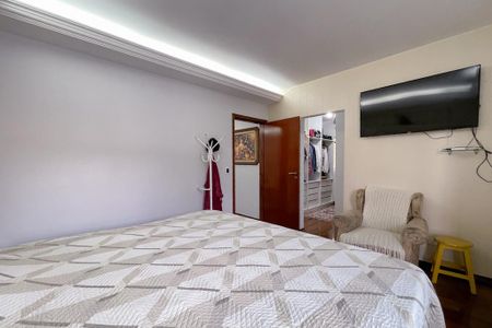 Casa à venda com 165m², 3 quartos e 4 vagasSuíte