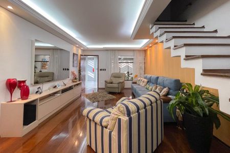 Casa à venda com 165m², 3 quartos e 4 vagasSala