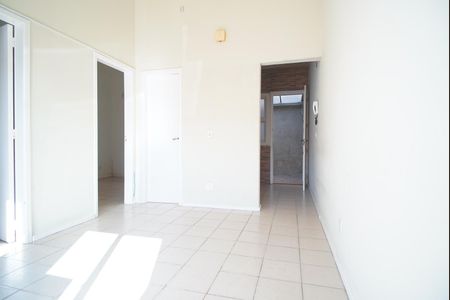 Casa de condomínio à venda com 46m², 2 quartos e 2 vagasSala