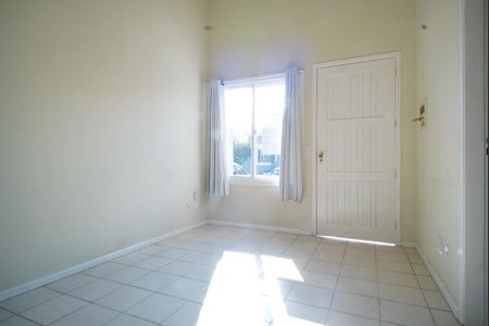 Casa de condomínio à venda com 46m², 2 quartos e 2 vagasSala