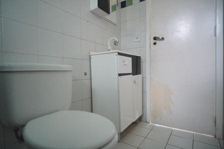 Casa de condomínio à venda com 46m², 2 quartos e 2 vagasBanheiro Corredor