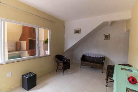 Casa à venda com 200m², 2 quartos e sem vaga Casa à venda com 200m², 2 quartos e sem vagaSala