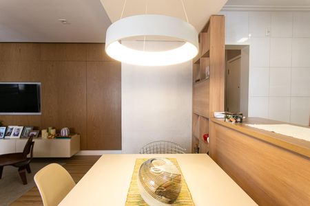 Apartamento à venda com 79m², 2 quartos e 1 vaga Apartamento à venda com 79m², 2 quartos e 1 vagaSala