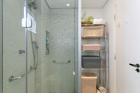 Apartamento à venda com 79m², 2 quartos e 1 vaga Apartamento à venda com 79m², 2 quartos e 1 vagaBanheiro