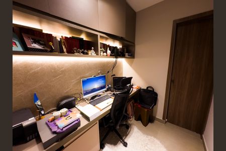 Apartamento à venda com 162m², 3 quartos e 3 vagasEscritório