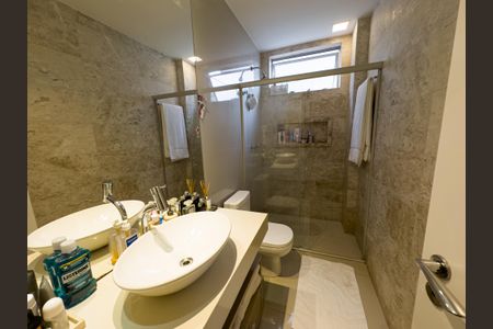 Apartamento à venda com 162m², 3 quartos e 3 vagasBanheiro