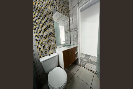 Casa para alugar com 80m², 2 quartos e 1 vaga Casa para alugar com 80m², 2 quartos e 1 vagaBanheiro