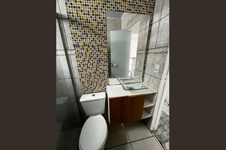 Casa para alugar com 80m², 2 quartos e 1 vaga Casa para alugar com 80m², 2 quartos e 1 vagaBanheiro