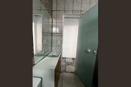 Casa para alugar com 80m², 2 quartos e 1 vaga Casa para alugar com 80m², 2 quartos e 1 vagaBanheiro