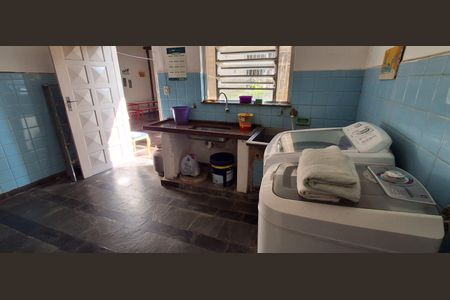 Casa para alugar com 450m², 4 quartos e 5 vagas Casa para alugar com 450m², 4 quartos e 5 vagasÁrea de Serviço