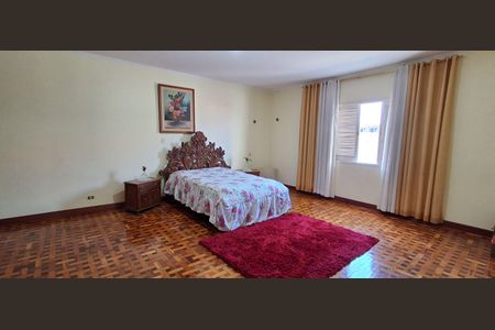 Casa para alugar com 450m², 4 quartos e 5 vagas Casa para alugar com 450m², 4 quartos e 5 vagasQuarto 3