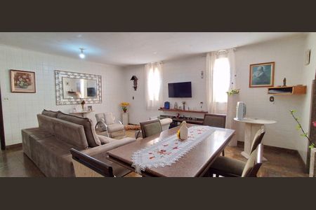 Casa para alugar com 450m², 4 quartos e 5 vagas Casa para alugar com 450m², 4 quartos e 5 vagasSala 2