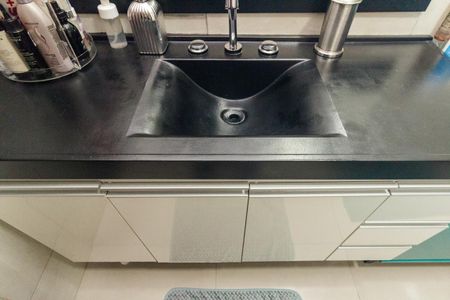 Apartamento à venda com 87m², 2 quartos e sem vaga Apartamento à venda com 87m², 2 quartos e sem vagaBanheiro