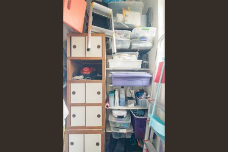 Apartamento à venda com 87m², 2 quartos e sem vaga Apartamento à venda com 87m², 2 quartos e sem vagaBanheiro de Serviço