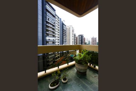 Apartamento à venda com 115m², 3 quartos e 3 vagasVaranda