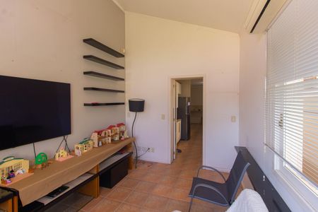 Casa à venda com 240m², 3 quartos e 2 vagasSala de TV