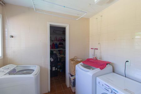 Casa à venda com 240m², 3 quartos e 2 vagasÁrea de Serviço