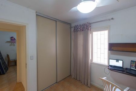 Casa à venda com 240m², 3 quartos e 2 vagasQuarto 2