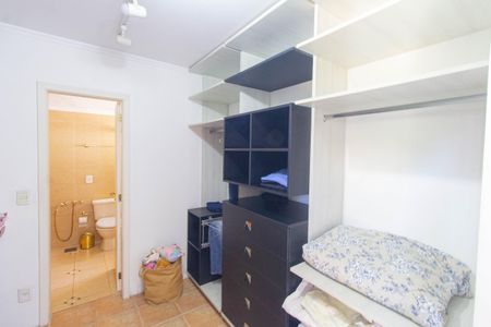 Casa à venda com 240m², 3 quartos e 2 vagasCloset da suíte