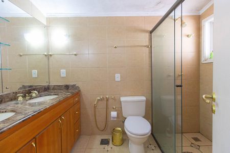 Casa à venda com 240m², 3 quartos e 2 vagasBanheiro da Suíte