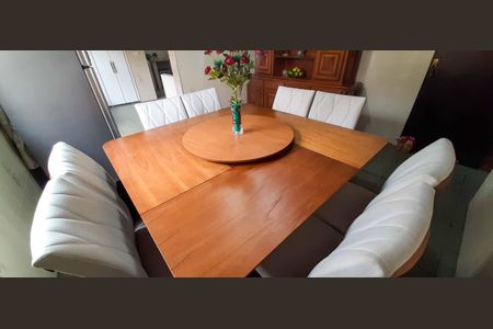 Casa à venda com 164m², 4 quartos e 2 vagas Casa à venda com 164m², 4 quartos e 2 vagasSala de Jantar