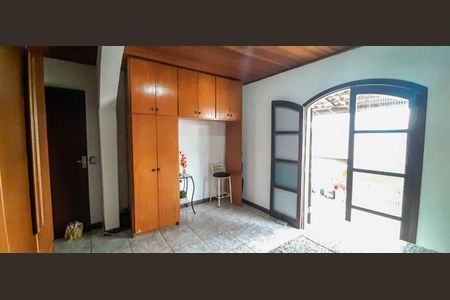 Casa à venda com 164m², 4 quartos e 2 vagas Casa à venda com 164m², 4 quartos e 2 vagasQuarto 1