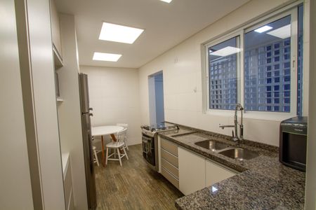 Apartamento para alugar com 101m², 3 quartos e 2 vagasCozinha