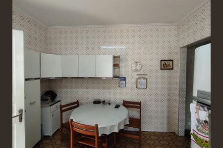 Casa à venda com 150m², 2 quartos e 2 vagas Casa à venda com 150m², 2 quartos e 2 vagasCozinha - Armários