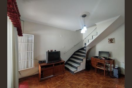 Casa à venda com 150m², 2 quartos e 2 vagas Casa à venda com 150m², 2 quartos e 2 vagasSala