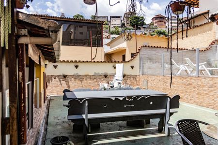 Casa à venda com 190m², 3 quartos e 2 vagas Casa à venda com 190m², 3 quartos e 2 vagasÁrea externa