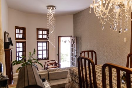 Casa à venda com 190m², 3 quartos e 2 vagas Casa à venda com 190m², 3 quartos e 2 vagasSala 1