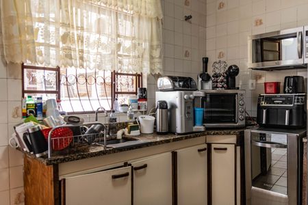 Casa à venda com 190m², 3 quartos e 2 vagas Casa à venda com 190m², 3 quartos e 2 vagasCozinha