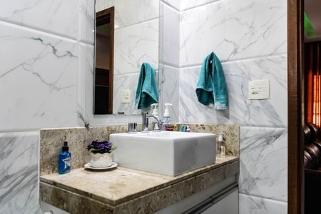 Casa à venda com 190m², 3 quartos e 2 vagas Casa à venda com 190m², 3 quartos e 2 vagasBanheiro Social