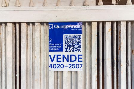 Casa à venda com 107m², 2 quartos e 2 vagas Casa à venda com 107m², 2 quartos e 2 vagasPlaca de Anuncio